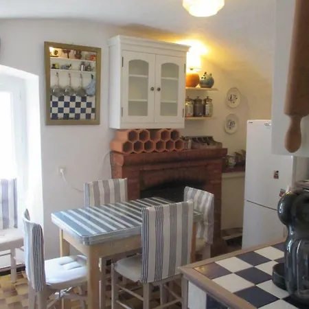 Maison De Village Speloncato Semesterbostad